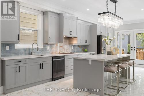 318 Rhodes Avenue, Toronto (Greenwood-Coxwell), ON - Indoor Photo Showing Kitchen With Upgraded Kitchen