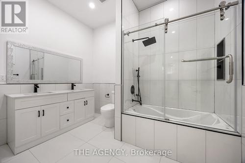 318 Rhodes Avenue, Toronto (Greenwood-Coxwell), ON - Indoor Photo Showing Bathroom