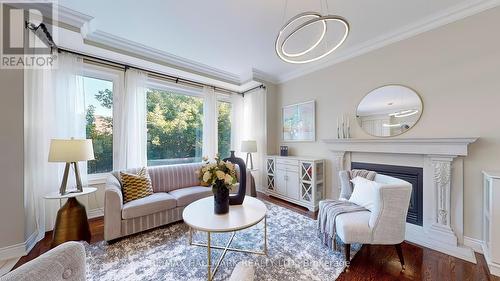 5 Carat Crescent, Richmond Hill (Westbrook), ON - Indoor Photo Showing Living Room With Fireplace