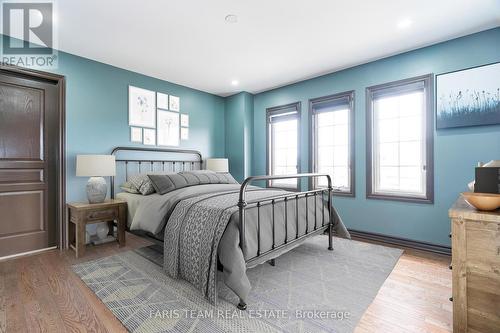 9 Roy Road, New Tecumseth (Tottenham), ON - Indoor Photo Showing Bedroom