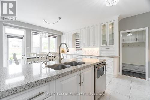 9 Roy Road, New Tecumseth (Tottenham), ON - Indoor Photo Showing Kitchen With Double Sink With Upgraded Kitchen