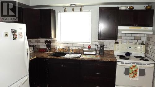 16A Washington Cres, Elliot Lake, ON - Indoor Photo Showing Kitchen With Double Sink