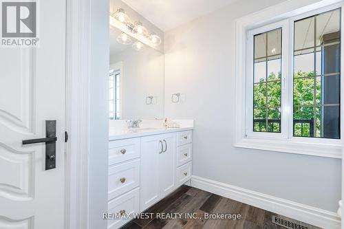 7 Stewart Crescent, Essa (Thornton), ON - Indoor Photo Showing Bathroom