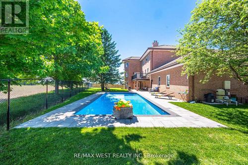 7 Stewart Crescent, Essa (Thornton), ON - Outdoor With In Ground Pool