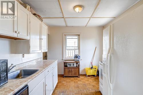 1059 Gardner Avenue, Mississauga, ON - Indoor Photo Showing Kitchen