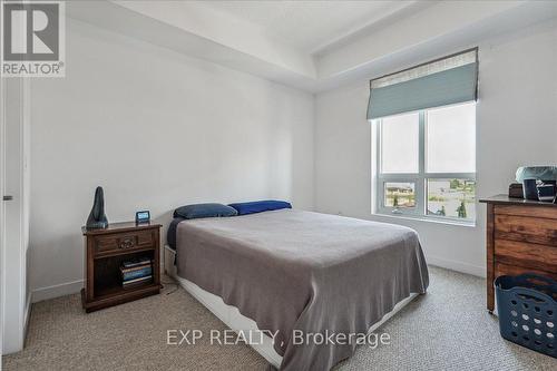 519 - 2486 Old Bronte Road, Oakville, ON - Indoor Photo Showing Bedroom