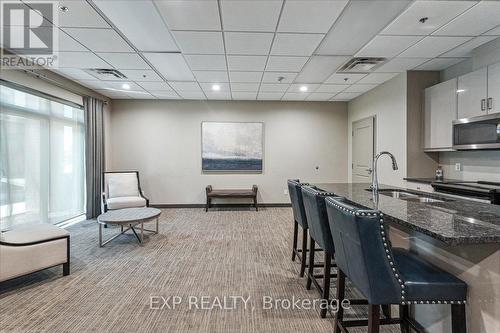 519 - 2486 Old Bronte Road, Oakville, ON - Indoor