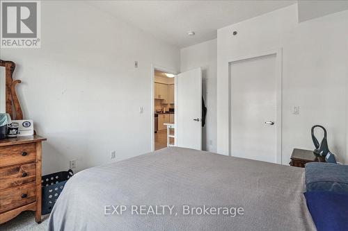 519 - 2486 Old Bronte Road, Oakville, ON - Indoor Photo Showing Bedroom