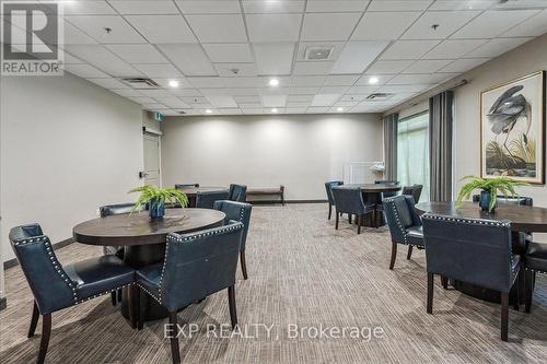 519 - 2486 Old Bronte Road, Oakville, ON - Indoor Photo Showing Dining Room