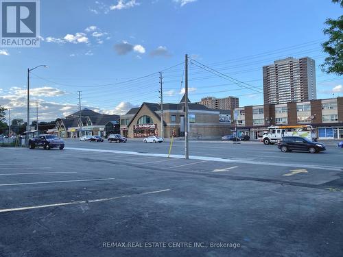 3070 Hurontario Street, Mississauga, ON 