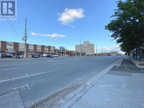 3070 Hurontario Street, Mississauga, ON 