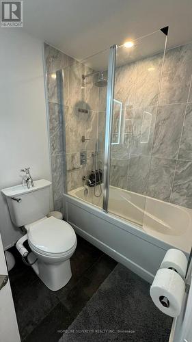 #2206 - 55 Elm Drive W, Mississauga, ON - Indoor Photo Showing Bathroom