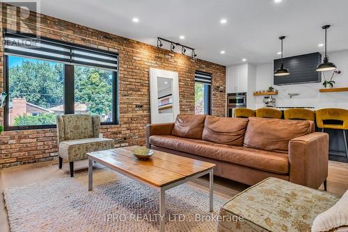 79 Saskatoon Drive, Toronto (Willowridge-Martingrove-Richview), ON - Indoor Photo Showing Living Room