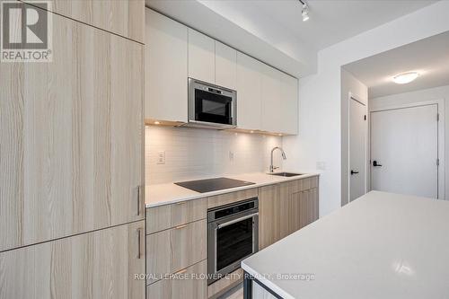 708 - 220 Missinnihe Way, Mississauga (Port Credit), ON - Indoor Photo Showing Kitchen