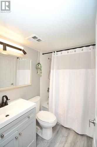 201 - 12 Laurelcrest Street, Brampton (Queen Street Corridor), ON - Indoor Photo Showing Bathroom