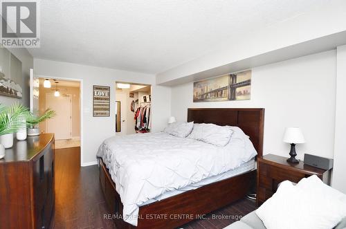 201 - 12 Laurelcrest Street, Brampton (Queen Street Corridor), ON - Indoor Photo Showing Bedroom