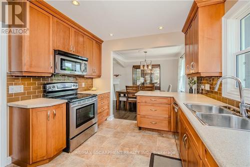 976 Danforth Avenue S, Burlington, ON - Indoor Photo Showing Kitchen With Double Sink