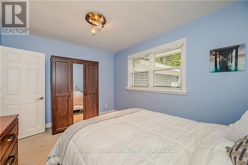 976 Danforth Avenue S, Burlington (Bayview), ON - Indoor Photo Showing Bedroom