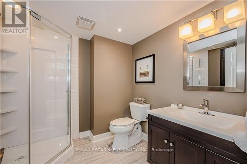 976 Danforth Avenue S, Burlington (Bayview), ON - Indoor Photo Showing Bathroom