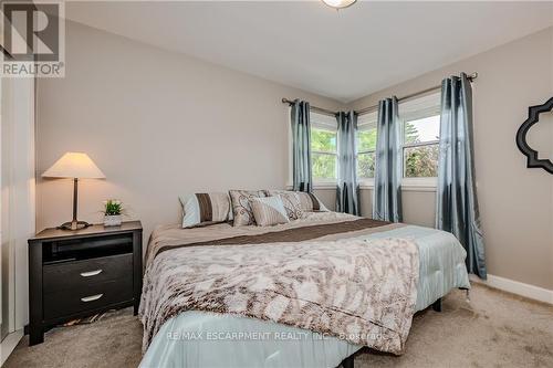 976 Danforth Avenue S, Burlington, ON - Indoor Photo Showing Bedroom