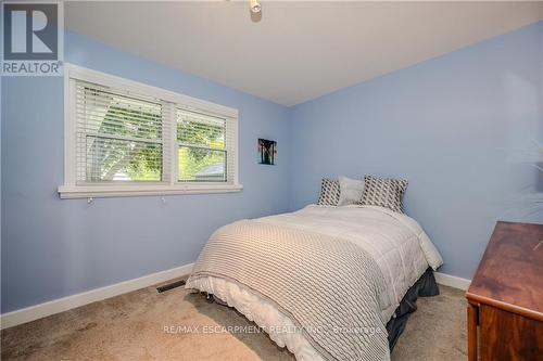 976 Danforth Avenue S, Burlington, ON - Indoor Photo Showing Bedroom