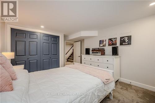 976 Danforth Avenue S, Burlington, ON - Indoor Photo Showing Bedroom