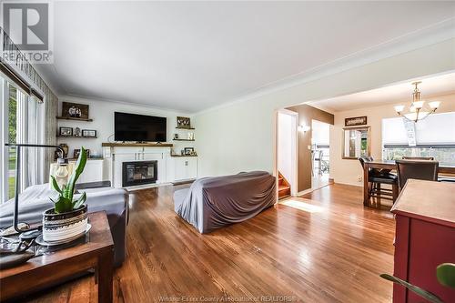 465 Roselawn Drive, Windsor, ON - Indoor Photo Showing Living Room With Fireplace