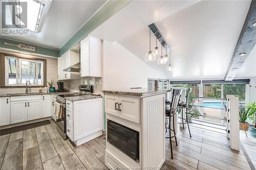 465 Roselawn Drive, Windsor, ON - Indoor Photo Showing Kitchen