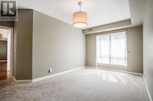 801 - 3000 Creekside Drive, Hamilton, ON - Indoor Photo Showing Other Room