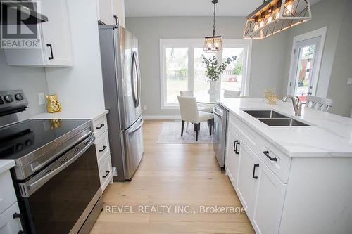 7A Yeager Avenue, Norfolk, ON - Indoor Photo Showing Kitchen With Double Sink With Upgraded Kitchen