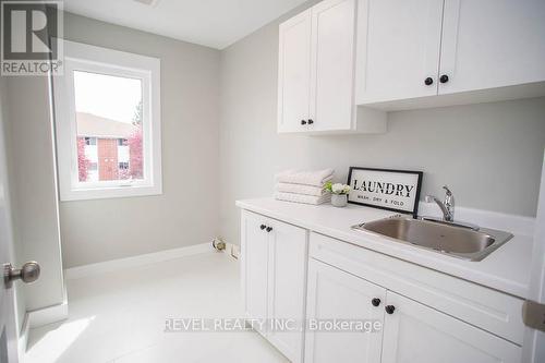 7A Yeager Avenue, Norfolk, ON - Indoor Photo Showing Kitchen