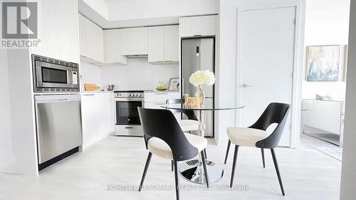 801 - 501 Yonge Street, Toronto (Church-Yonge Corridor), ON - Indoor Photo Showing Kitchen