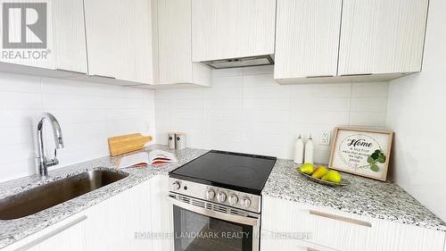 801 - 501 Yonge Street, Toronto (Church-Yonge Corridor), ON - Indoor Photo Showing Kitchen With Upgraded Kitchen