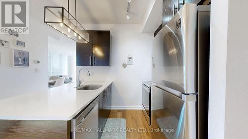 1402 - 70 Forest Manor Road, Toronto, ON - Indoor Photo Showing Kitchen