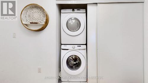 1402 - 70 Forest Manor Road, Toronto (Henry Farm), ON - Indoor Photo Showing Laundry Room