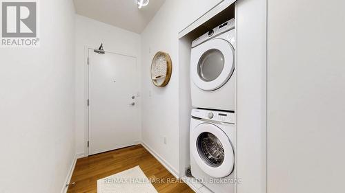 1402 - 70 Forest Manor Road, Toronto (Henry Farm), ON - Indoor Photo Showing Laundry Room