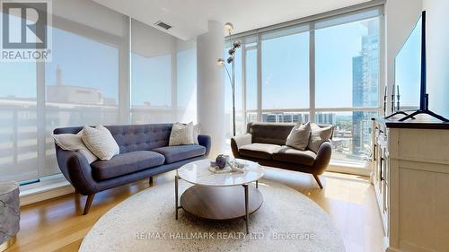 1402 - 70 Forest Manor Road, Toronto (Henry Farm), ON - Indoor Photo Showing Living Room