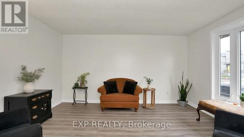 167 Railway Avenue, Middlesex Centre (Komoka), ON - Indoor Photo Showing Living Room