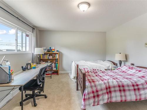 2001/2003 Northfield Rd, Nanaimo, BC - Indoor Photo Showing Bedroom