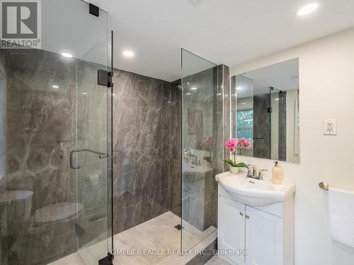 256 Parkwood Avenue, Georgina (Keswick South), ON - Indoor Photo Showing Bathroom