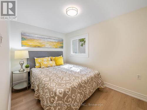 256 Parkwood Avenue, Georgina (Keswick South), ON - Indoor Photo Showing Bedroom