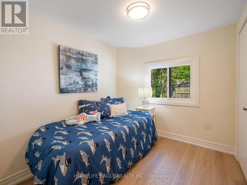 256 Parkwood Avenue, Georgina (Keswick South), ON - Indoor Photo Showing Bedroom