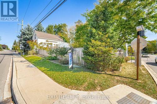 290 Pine Street, Milton, ON - Outdoor