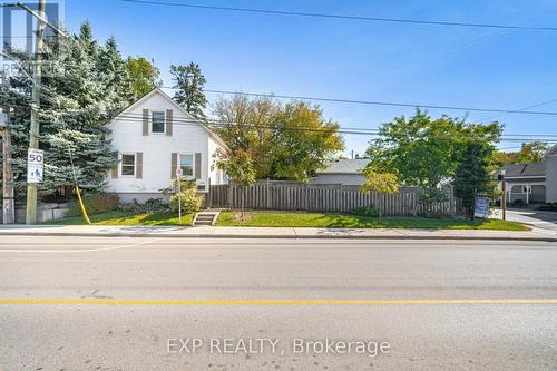 290 Pine Street, Milton, ON - Outdoor