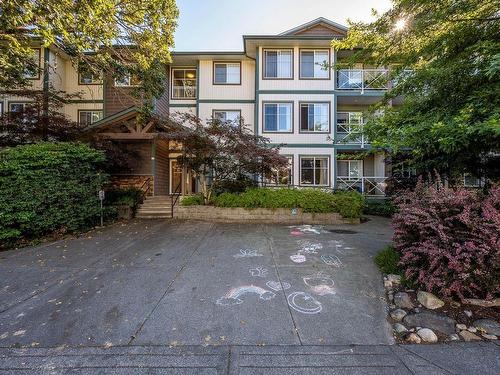 302-129 Back Rd, Courtenay, BC - Outdoor With Balcony With Facade