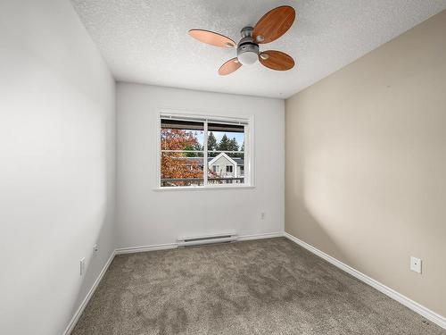 302-129 Back Rd, Courtenay, BC - Indoor Photo Showing Other Room