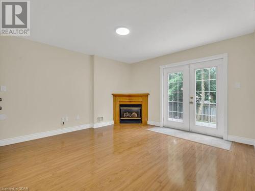 21 Munroe Crescent, Guelph, ON - Indoor Photo Showing Living Room With Fireplace