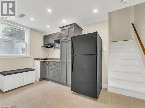 21 Munroe Crescent, Guelph, ON - Indoor Photo Showing Kitchen