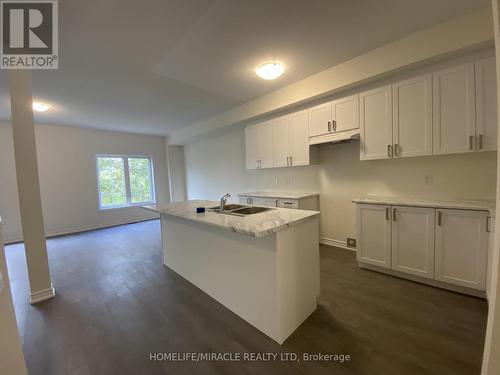 148 Winters Way, Shelburne, ON - Indoor Photo Showing Kitchen With Double Sink