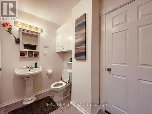 4740 Zimmerman Avenue, Niagara Falls, ON - Indoor Photo Showing Bathroom